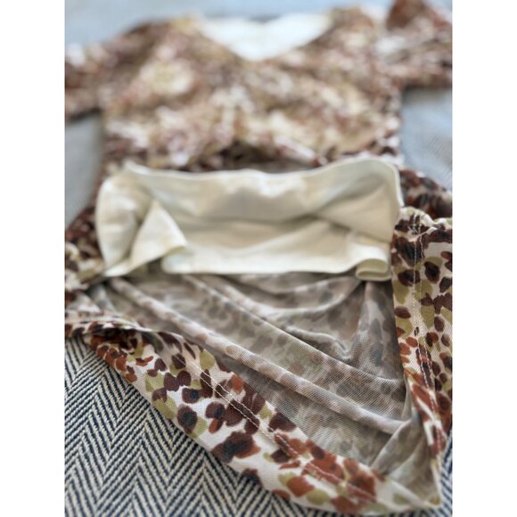 Leopard Print Ruched V-Neck Top By Cable & Gauge M/M Mesh Overlay & Puff Sleeves - Picture 2 of 8